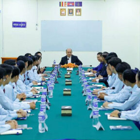 【日本】フン・マニー副首相、日本での青年交流事業参加者と会談