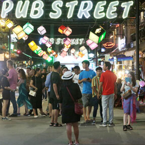 【シェムリアップ】パブストリート、世界2位の夜市に