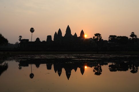Angkor Wat sun02